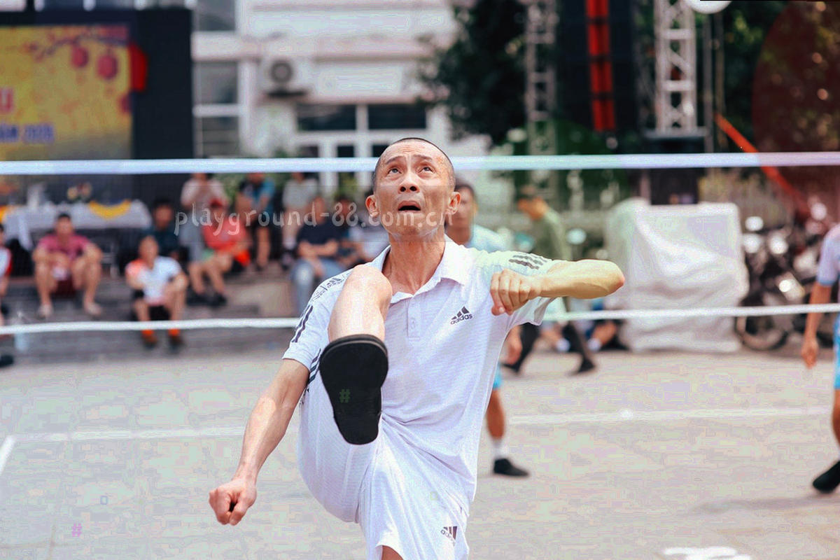时间轴与词典索引并置的抽象信息图，荧光青标注跨赛季的检索节点